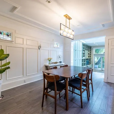 Double Bedroom On Up Or 3 Bedrooms In Basement Near Eglinton Subway Station